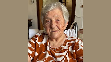 Maria Mansi compie 100 anni: gli auguri della comunità ravellese e la targa del sindaco