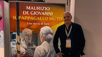 Maurizio de Giovanni atteso a Vietri sul Mare per la presentazione del libro "Il pappagallo muto. Una storia di Sara"