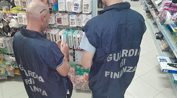 Maxi sequestro della Guardia di Finanza a Benevento: oltre 160mila articoli non sicuri ritirati dal commercio