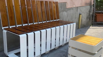 Minori, completato l'intervento di ripristino degli arredi urbani: nuove panchine per una città più accogliente