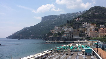 «Nel 2012 Citro e Manzi erano d'accordo»: Sindaco Reale risponde a critiche opposizione su lido comunale