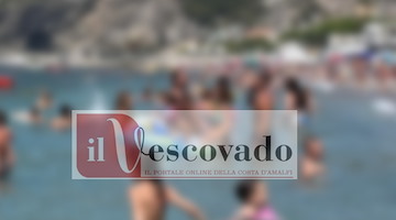 Nicola Mirti, 18 anni, accoltellato in spiaggia a Varcaturo: muore in ospedale