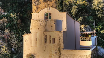 Pasqua al Santuario di Santa Maria del Bando: la luce della Resurrezione illumina Atrani