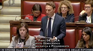 PNRR, Piero De Luca attacca: «Caporetto del governo Meloni»	