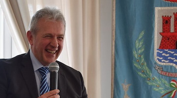 Positano, Giorgio Francesco Russo si dimette dal Consiglio comunale: «Tradita la fiducia dei cittadini, me ne vado con amarezza»