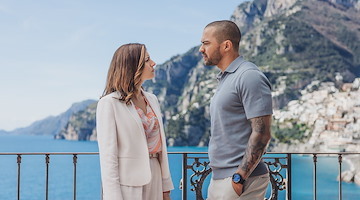 Prime Video svela trailer e poster di Hotel Costiera, la nuova serie con Jesse Williams 