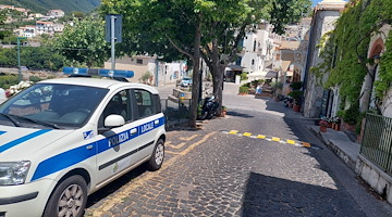 Ravello, il grido di un cittadino: «Così si educa alla paura, non al rispetto delle regole»