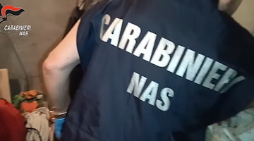Salerno, indagine sui falsi attestati professionali: 107 perquisizioni in tutta Italia