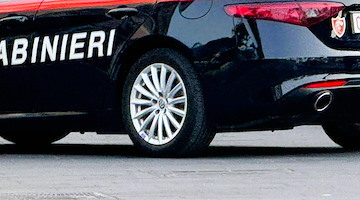 Scafati, madre accusata di maltrattamenti sui figli: scatta il divieto di avvicinamento con braccialetto elettronico