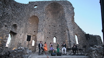 Scala Sound Trek 2025, stasera magia tra musica e natura ai Ruderi di Sant'Eustachio