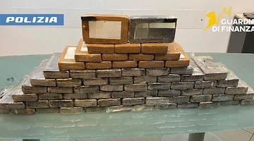 Scampia, sorpreso con 80 kg di cocaina: tratto in arresto un 25enne 