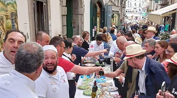 Stasera debutta la “Divina Food Experience”: la Costiera Amalfitana si racconta tra gusto e bellezza
