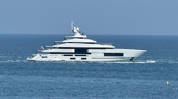 Superyacht da sogno al largo della Costiera Amalfitana: Stella Maris, Aura e JAS incantano residenti e turisti