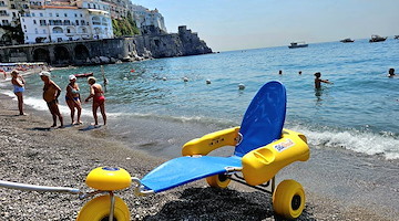 Turismo accessibile e inclusivo, per l'estate 2025 ad Amalfi prende il via il progetto “MARE PER TUTTI” 
