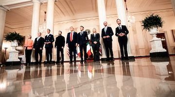 Ucraina, vertice alla Casa Bianca: Trump, Zelensky e i leader Ue discutono di pace e garanzie di sicurezza