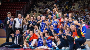 Vietri sul Mare applaude Andrea Capobianco: l’Italia del basket femminile conquista un bronzo storico