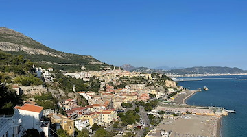 Vietri sul Mare, l’opposizione critica il bilancio: “Si prospetta un triennio di lacrime e sangue”