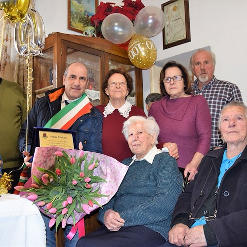 100 anni per nonna Rosa a Liparlati, è la più longeva di Positano