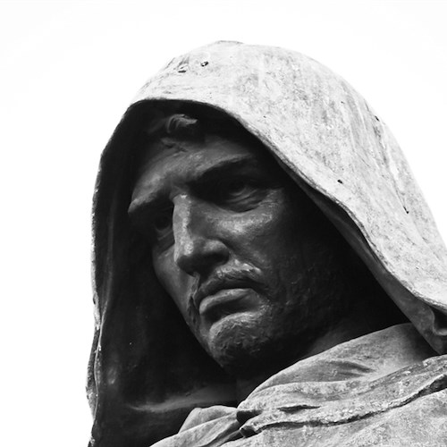 17 febbraio 1600: Giordano Bruno condannato al rogo per eresia