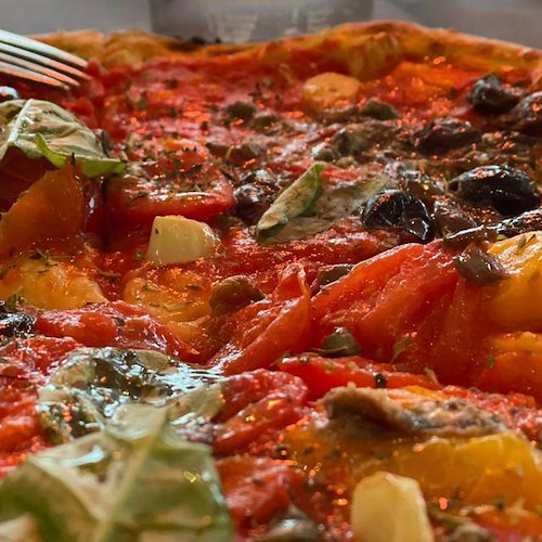2 Novembre: la tradizione della pizza nera a Tramonti e in Costiera Amalfitana