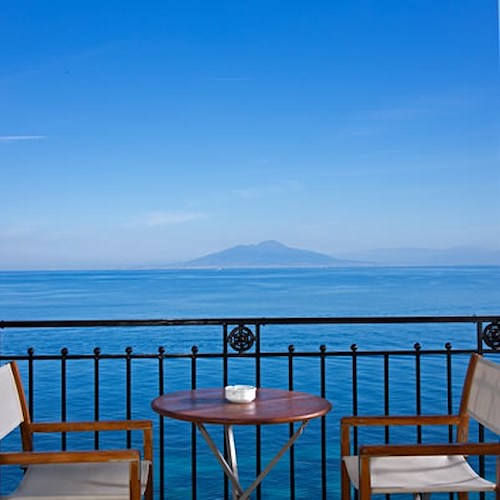 20 romantici alberghi sul mare: per Vanity Fair anche JK Capri, Convento Amalfi e Excelsior Vittoria Sorrento