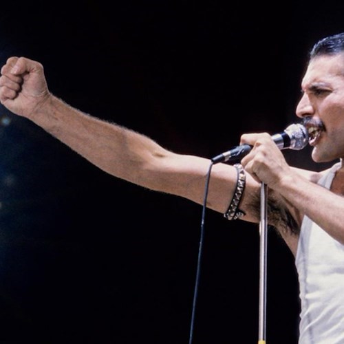 31 anni fa moriva Freddie Mercury, la leggenda del rock [VIDEO]