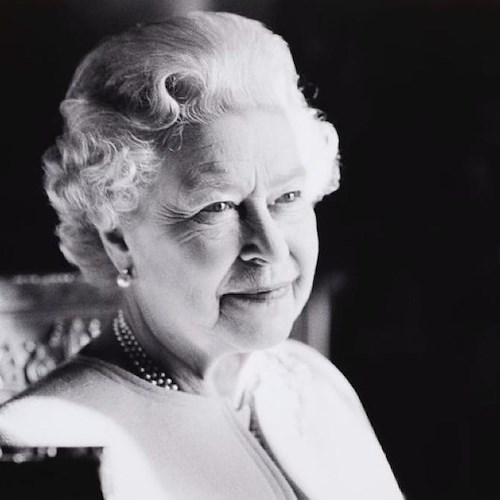 A 96 anni è morta la Regina Elisabetta. Il suo regno lungo 70 anni