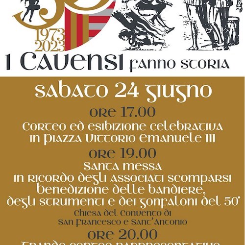 A Cava de’ Tirreni entrano nel vivo le celebrazioni per i 50 anni degli Sbandieratori Cavensi /GLI EVENTI