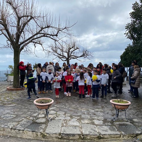 A Conca dei Marini i giovani studenti omaggiano la Donna con un evento significativo