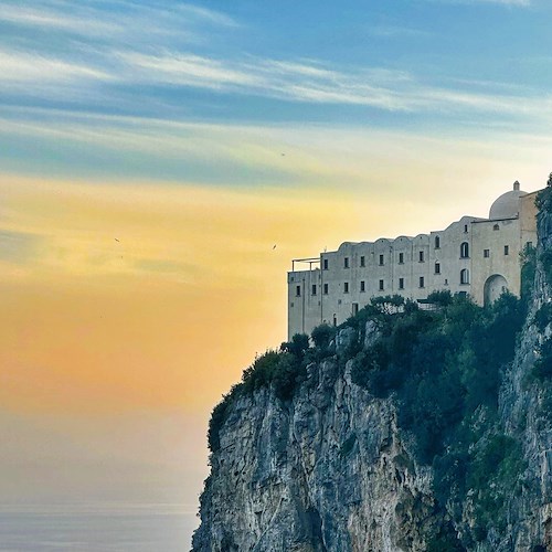 A Conca dei Marini il Monastero Santa Rosa Hotel & Spa cerca diverse figure lavorative
