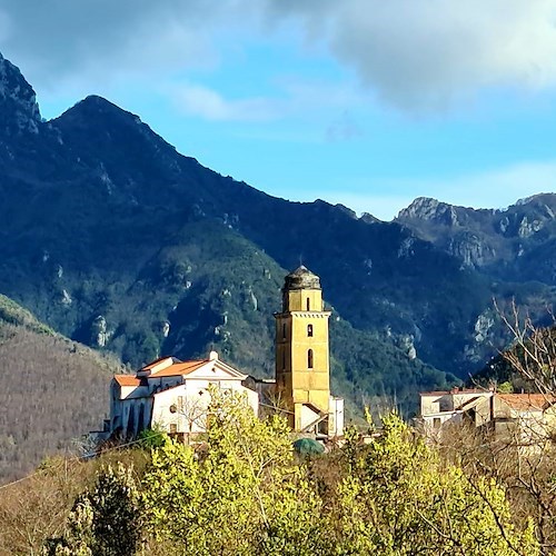 A Figlino di Tramonti si festeggia San Raffaele Arcangelo con la benedizione degli studenti