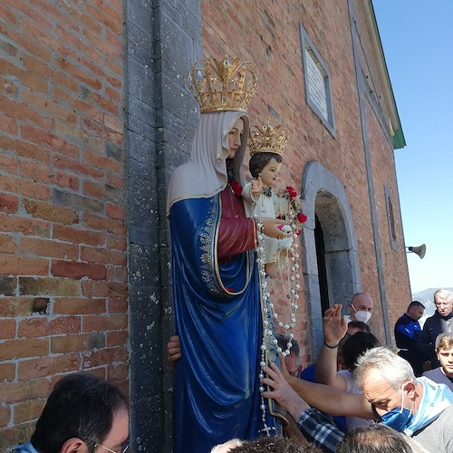 A Maiori esposta statua Madonna Avvocata, non accadeva dal 2019: devoti si preparano alla Festa del 6 giugno