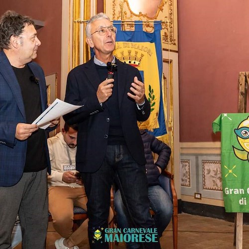 A Maiori un assaggio di Carnevale con la presentazione dei bozzetti, Sindaco: «Portiamo avanti la tradizione in grande!»