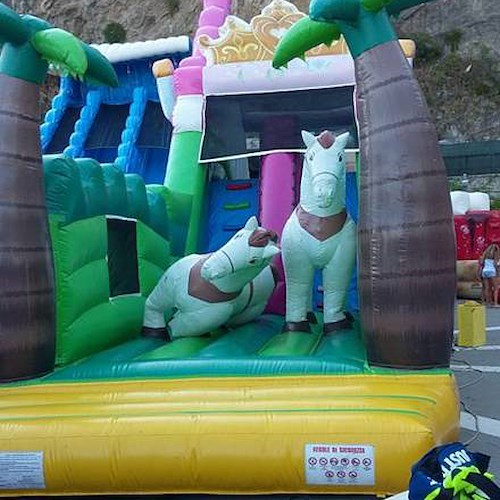 A Maiori un mega parco giochi gonfiabile / FOTO