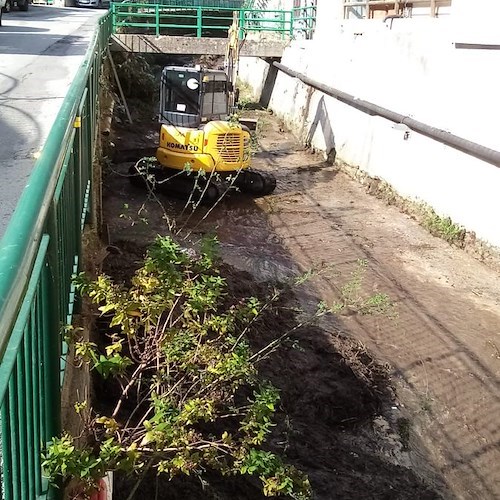 A Minori al via lavori di pulizia dell'alveo del torrente Sambuco