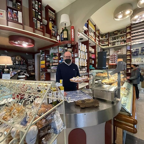 A Minori riapre la Pasticceria Gambardella, che dal 1963 porta avanti la passione di nonno Francesco