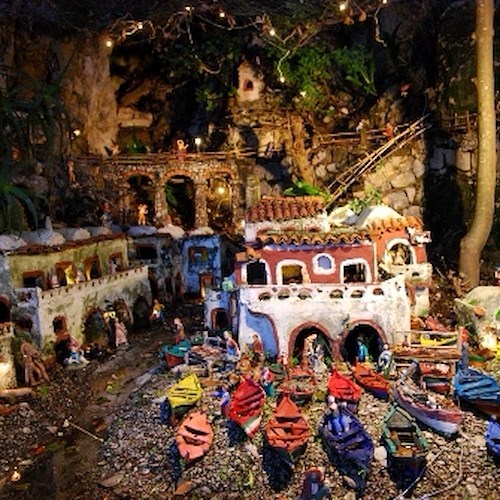 A Praiano le suggestioni del presepe nella ‘Grotta del diavolo’