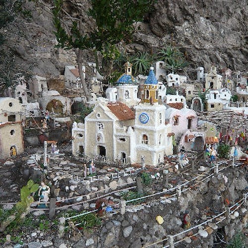 A Praiano le suggestioni del presepe nella ‘Grotta del diavolo’