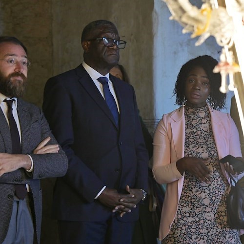 A Procida Denis Mukwege, Nobel per la Pace nel 2018: «Quest’isola è modello di inclusione»