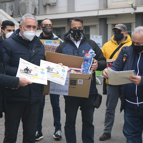 A Salerno la solidarietà corre sulle due ruote: 6 gennaio la Befana arriva in moto all’Ospedale con i doni per le ludoteche