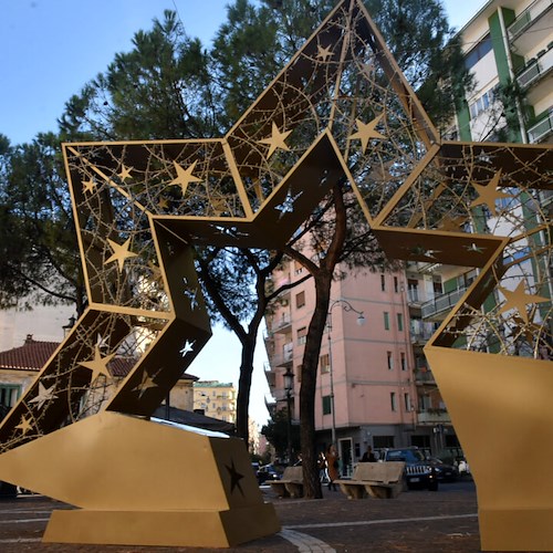 A Salerno quasi completata l'installazione delle "Luci d'Artista": 2 dicembre l'accensione