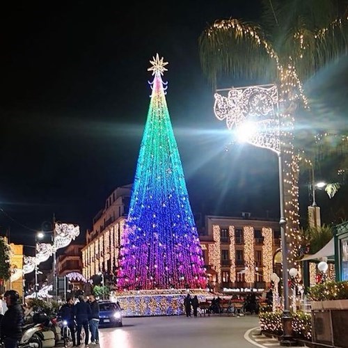 A Sorrento è già Natale: "M'Illumino d'Inverno" inizia con l'Igloo Christmas Village e Chocoland