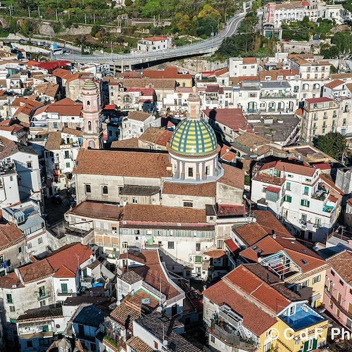 A Vietri sul Mare si inaugura la piazza riqualificata in Via Mazzini con casa dell’acqua e area giochi
