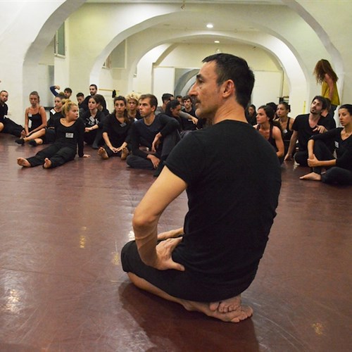 ‘Abballamm’, 26 giovani ballerini campani sul palco del Ravello Festival per Papaioannu e Emanuel Gat