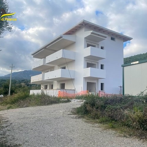 Abusivismo edilizio, sequestrato un fabbricato in zona sottoposta a vicolo paesaggistico sul golfo di Policastro