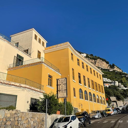 Accusa malore ad Amalfi, turista soccorso in eliambulanza
