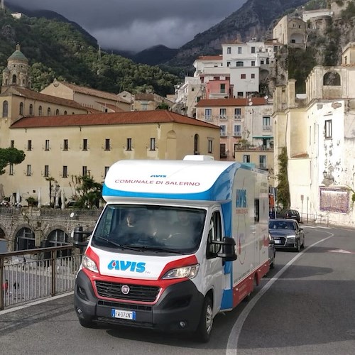 Ad Amalfi l’iniziativa “Dai una mano alla vita, dona il sangue” con l'autoemoteca AVIS