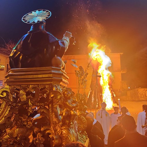 Agerola festeggia il Patrono Sant'Antonio Abate attorno ai tradizionali falò<br />&copy; FB Sant’Antonio Abate Patrono di Agerola