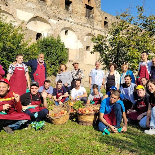 Agli Scavi di Pompei la raccolta dei melograni avvicina i ragazzi con problemi di autismo al lavoro e al patrimonio culturale 