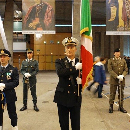 Al 59° Pellegrinaggio Internazionale Militare di Lourdes il Maresciallo GdF Alfonso Proto di Atrani scorta bandiera